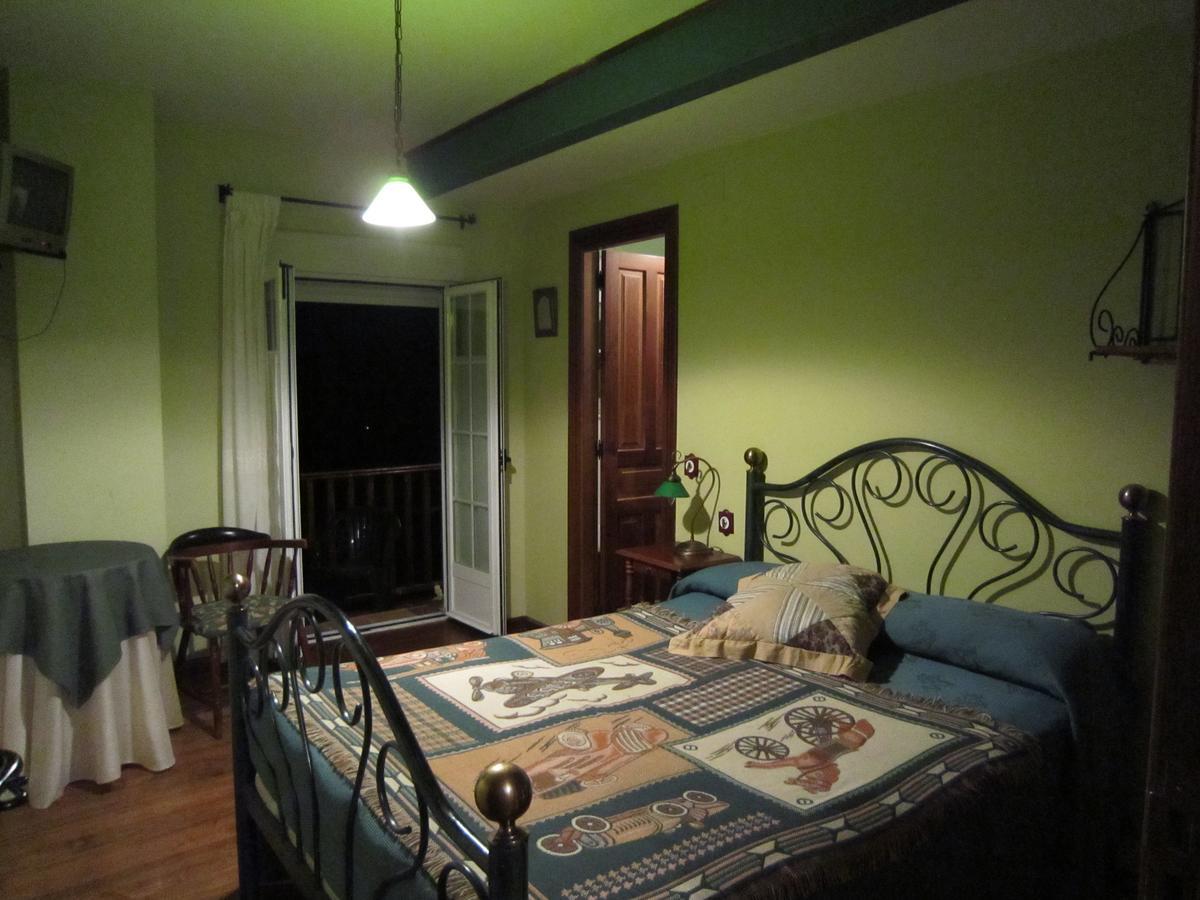 La Casona De Collado ξενώνας Hoyos del Collado Εξωτερικό φωτογραφία