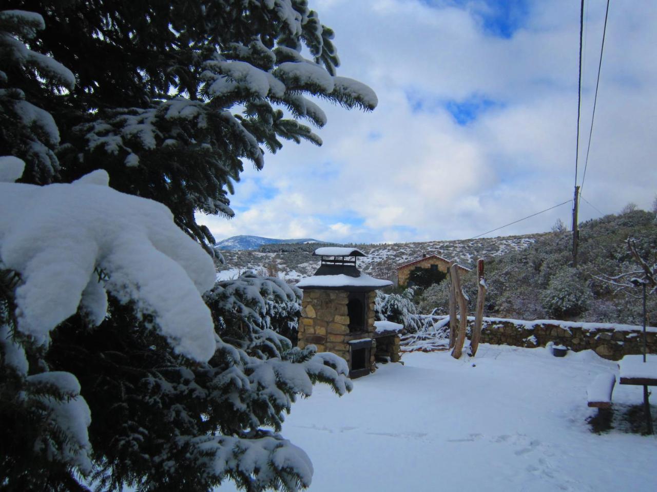 La Casona De Collado ξενώνας Hoyos del Collado Εξωτερικό φωτογραφία